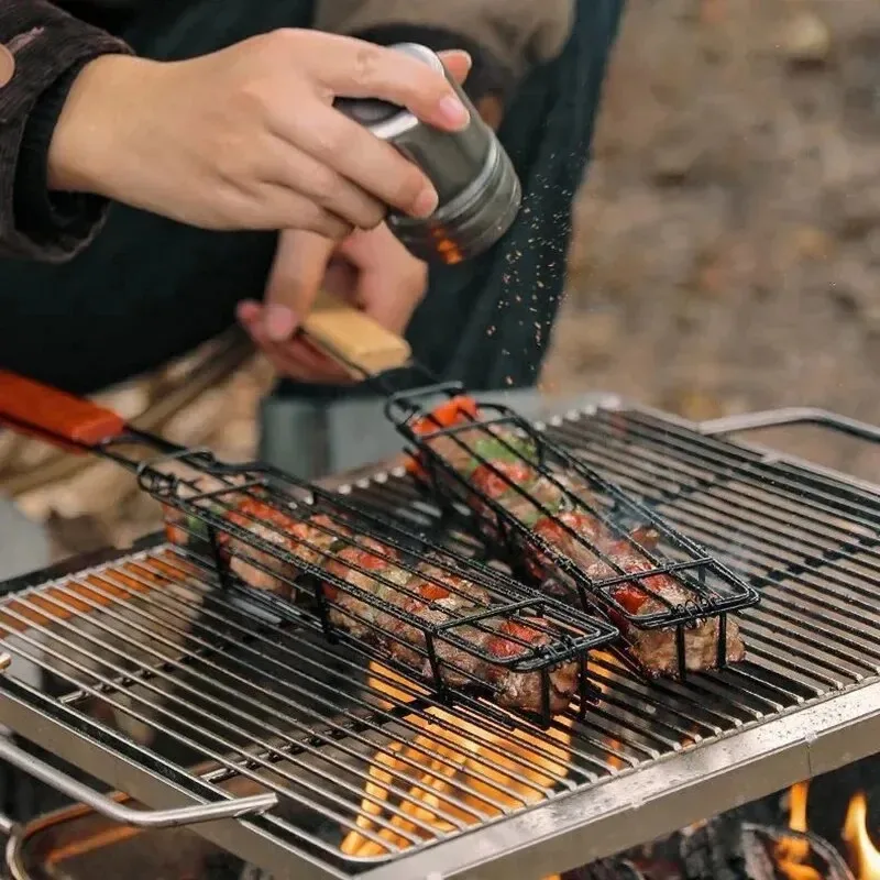 木製ハンドル付きのバーベキュー用グリルバスケット。持ち運び可 - Corn Dog Stick のレビューと価格