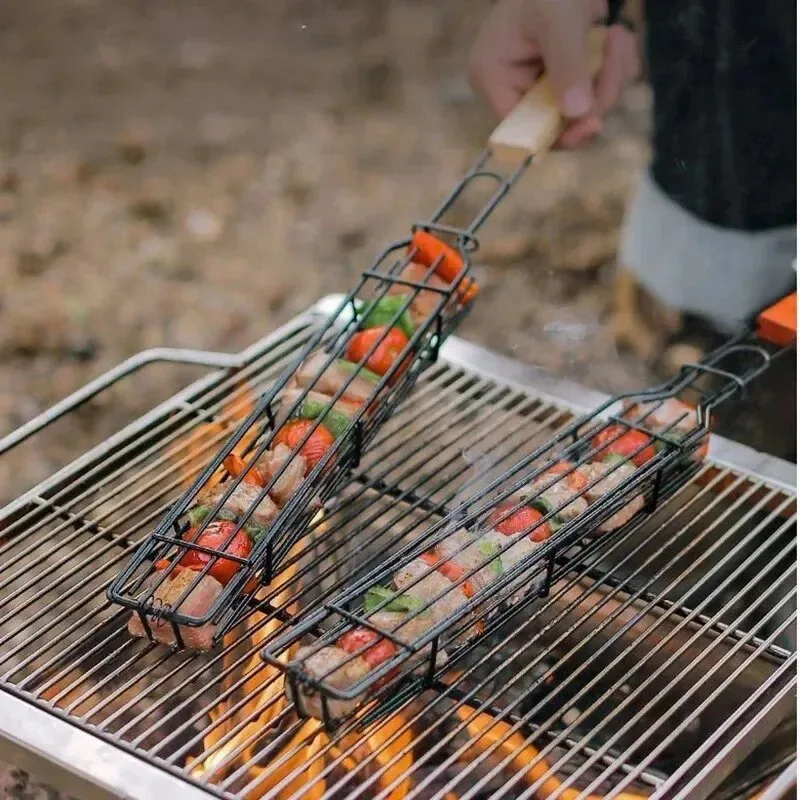 木製ハンドル付きのバーベキュー用グリルバスケット。持ち運び可 - Corn Dog Stick のレビューと価格